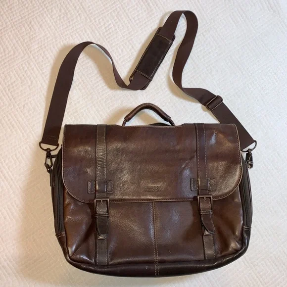 Kenneth Cole Reaction Brown Leather Messenger Bag Computer Briefcase